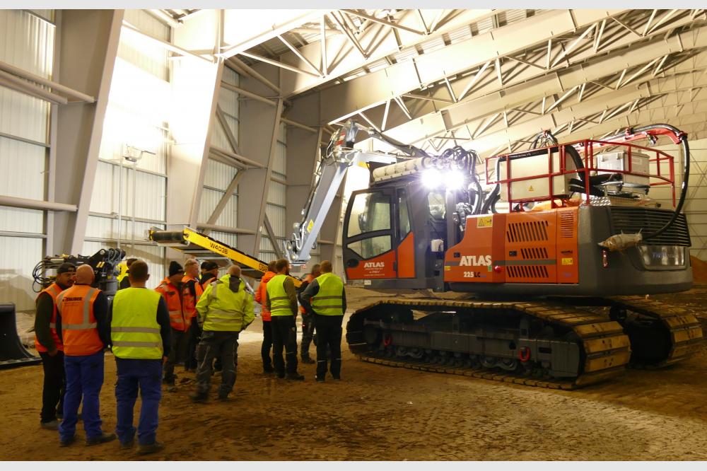 Der ATLAS Panzerbagger &ndash; weltweit einmalig